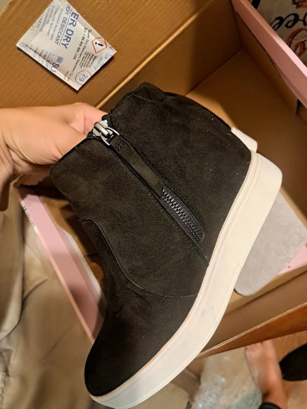 Black Zipper Sneakers Like New